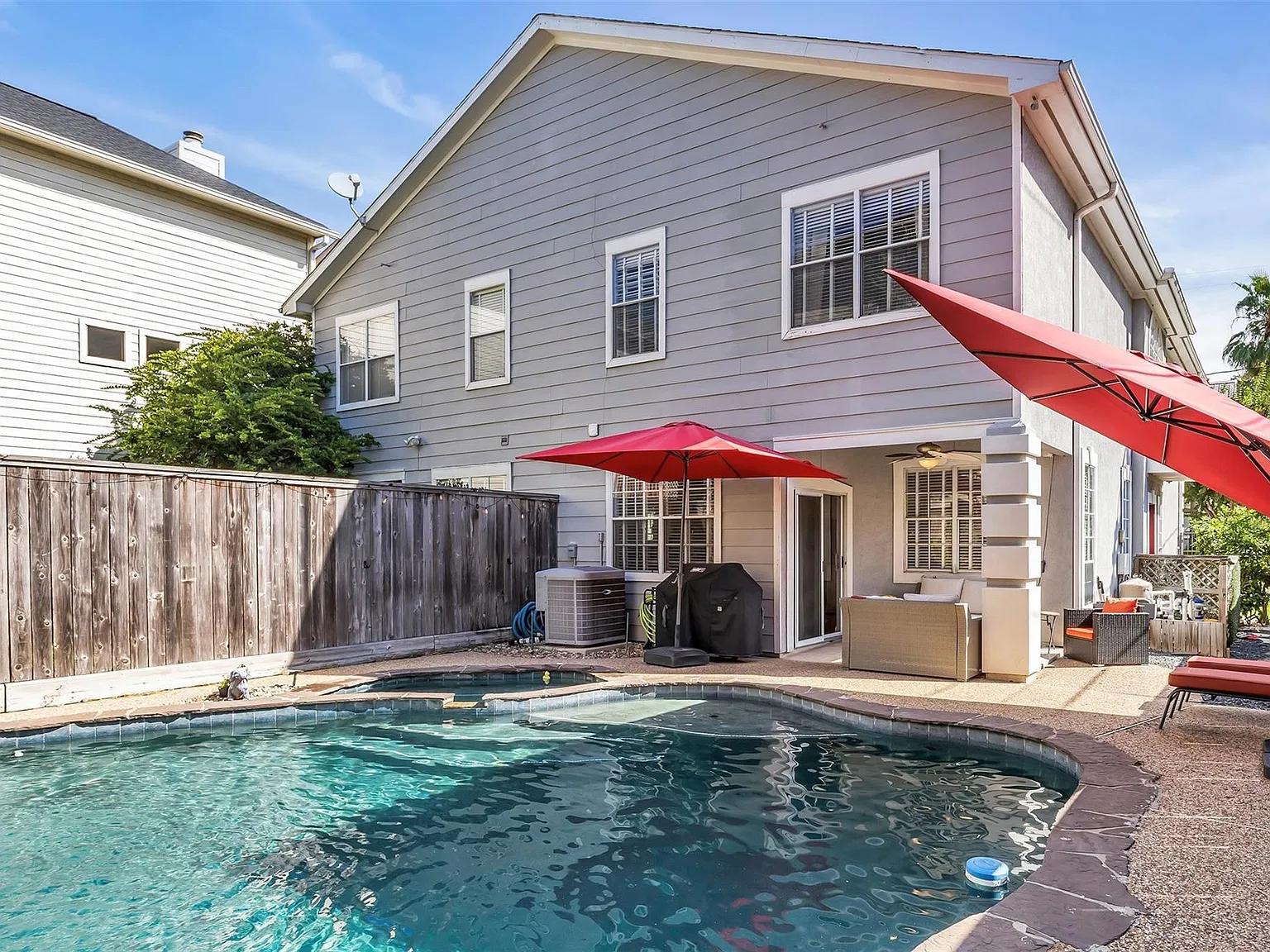 3 bed, 2.5 bath, 1765 sqft, $4,300 — Photo 1