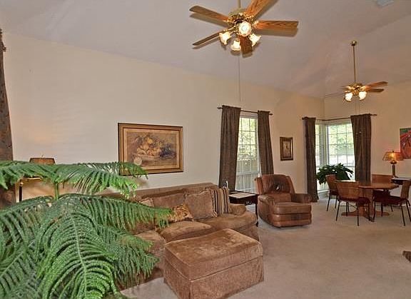 5th image of 2413 Goldfinch Dr