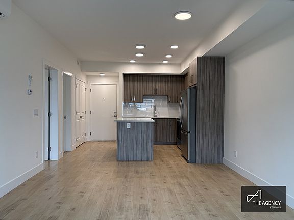 4th image of 1036 Coronation Ave #104