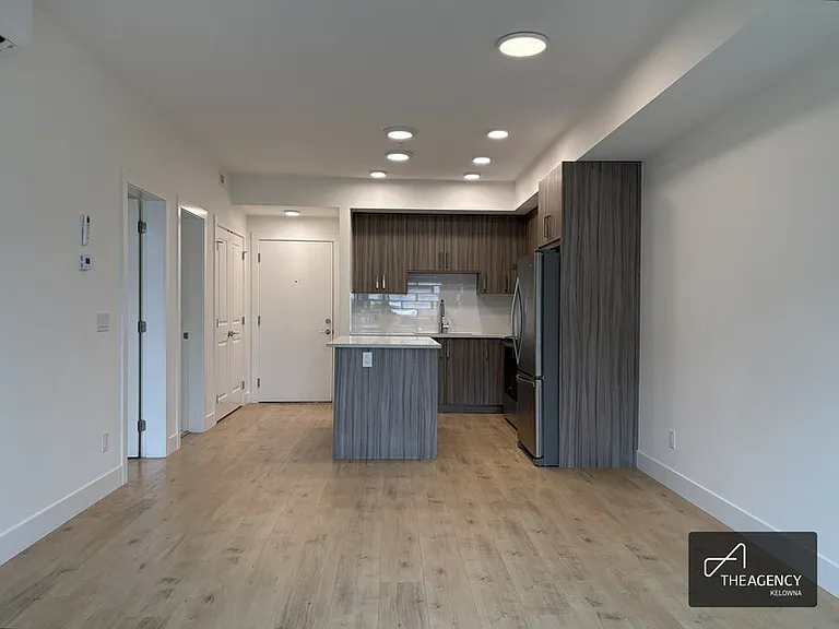 1036 Coronation Ave #104 — Photo 4