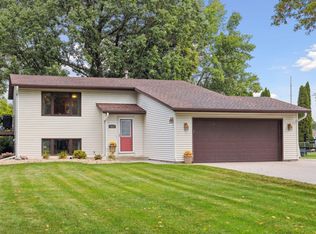 637 Schilling Cir NW, Forest Lake, MN 55025