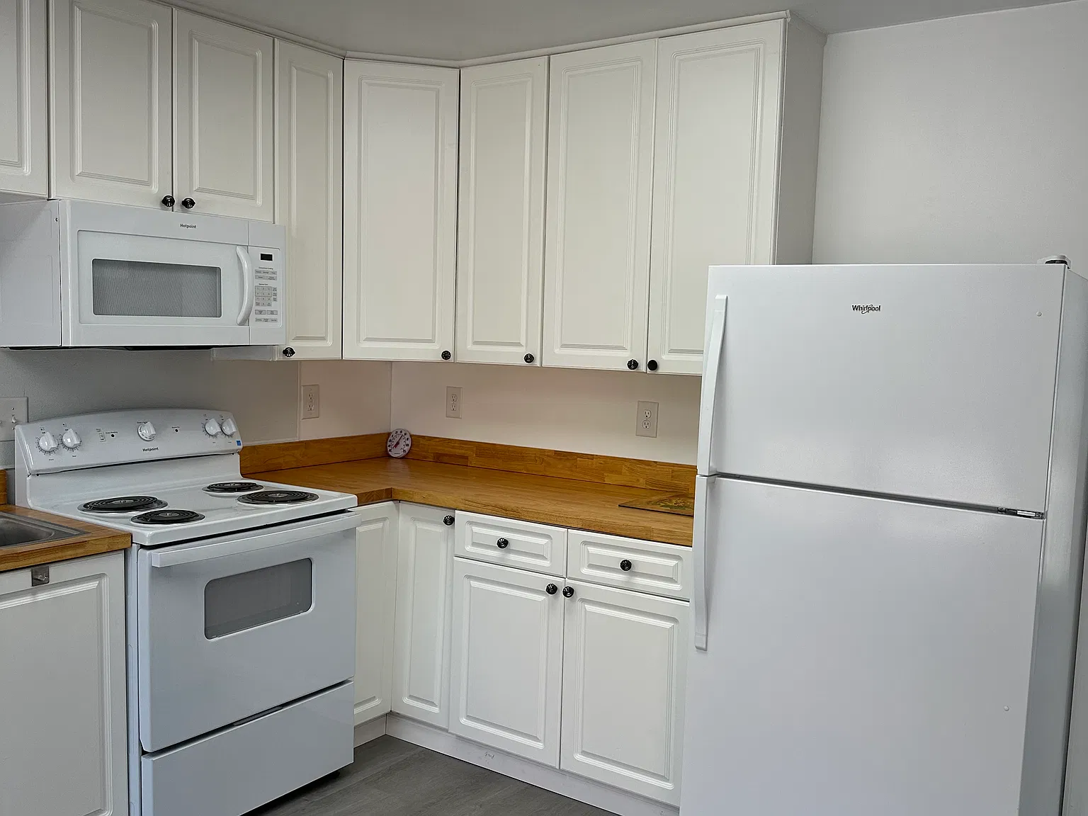 3 bed, 1.5 bath, 1300 sqft, $1,650 — Photo 3