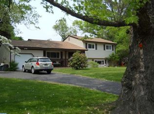 14 Rockleigh Dr, Ewing, NJ 08628