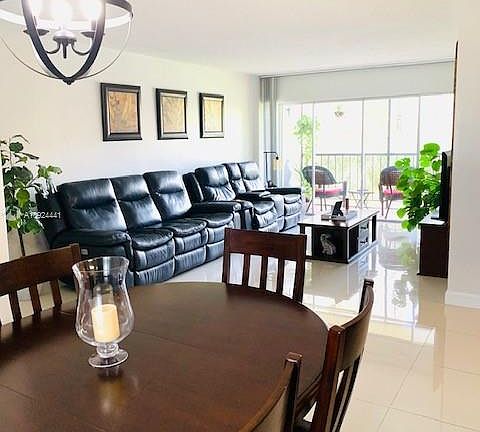 5th image of 9110 Fontainebleau Blvd APT 301