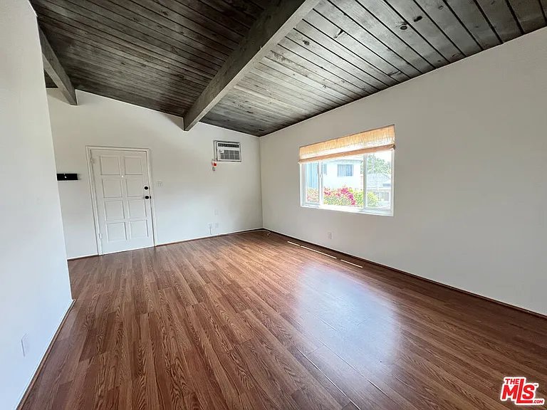 2215 Orange Grove Ave — Photo 10