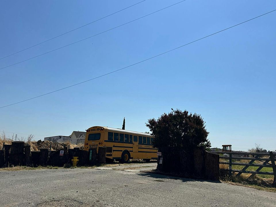 2nd image of 8285 Peacock Ln