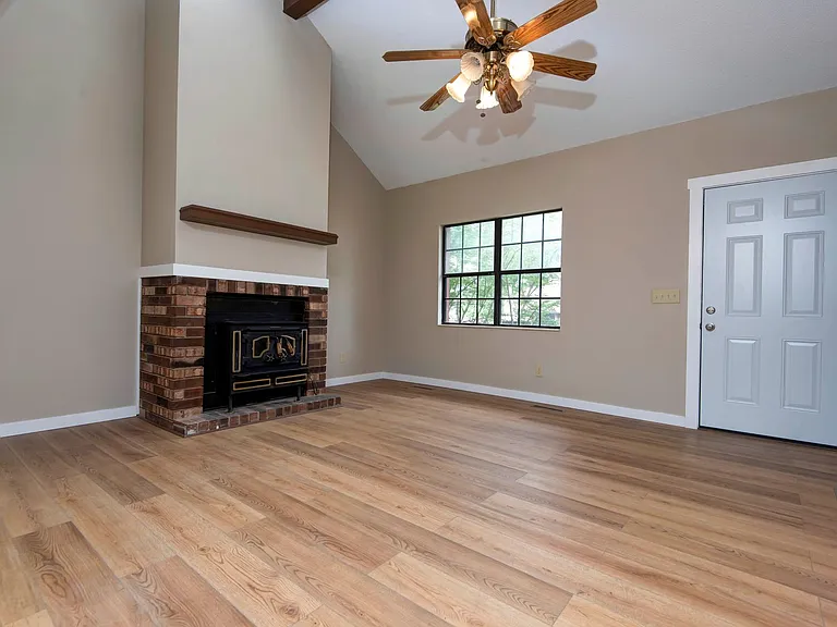 4444 S Robberson Ave — Photo 4