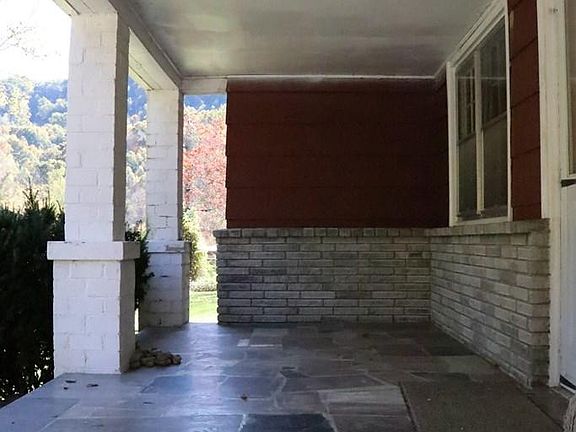 5th image of 213 Military Ln