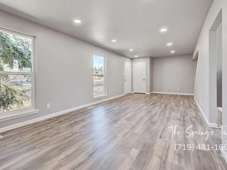 6460 Bugle Dr — Photo 10