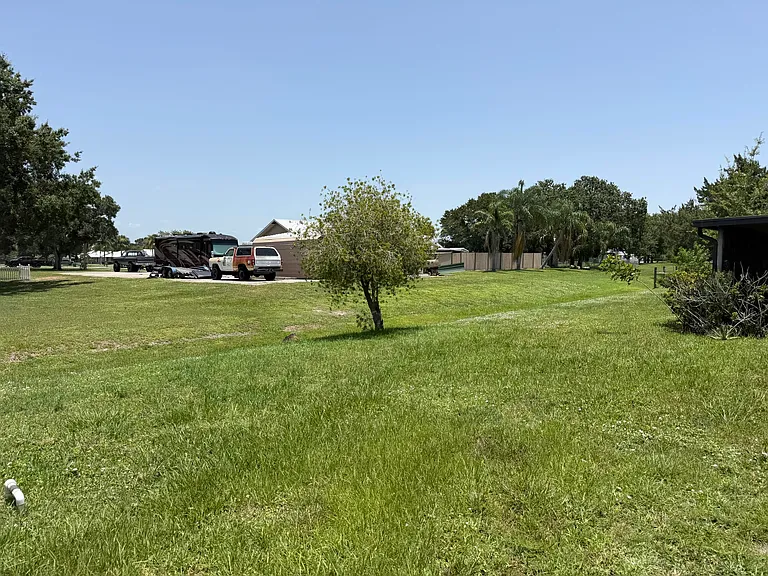 8451 SW 14th Ln — Photo 2