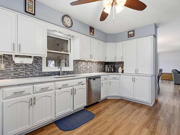 4th image of 1017 Putnam Dr