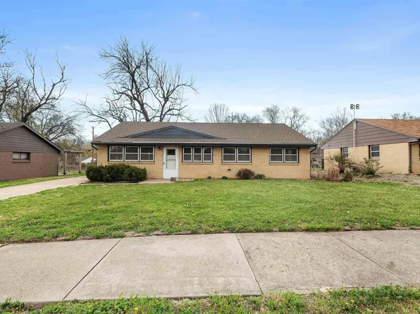 2432 Hobbs Dr, Manhattan, KS 66502