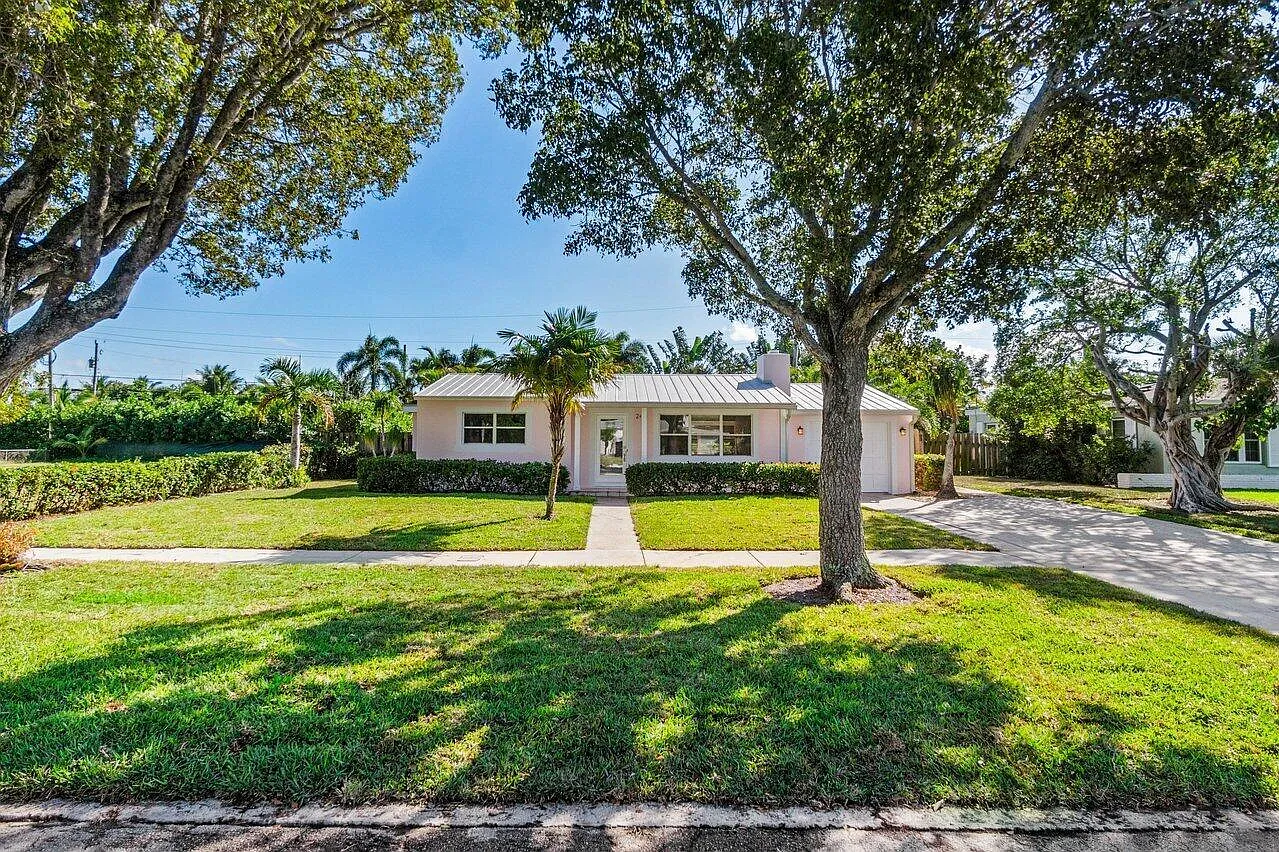 3 bed, 2.0 bath, 1287 sqft, $5,200 — Photo 1