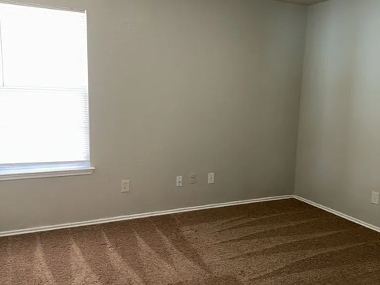 2411 Canyon Springs Dr — Photo 16