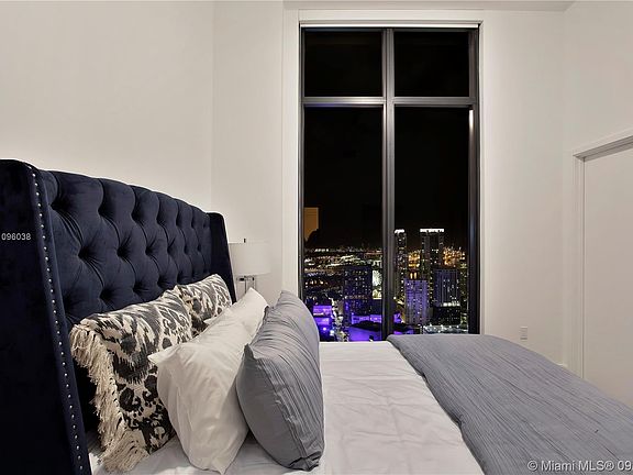 4th image of 400 NW 1st Ave #4602