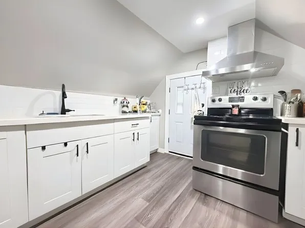 68 Smith Ave, Hamilton, ON L8L 5P1