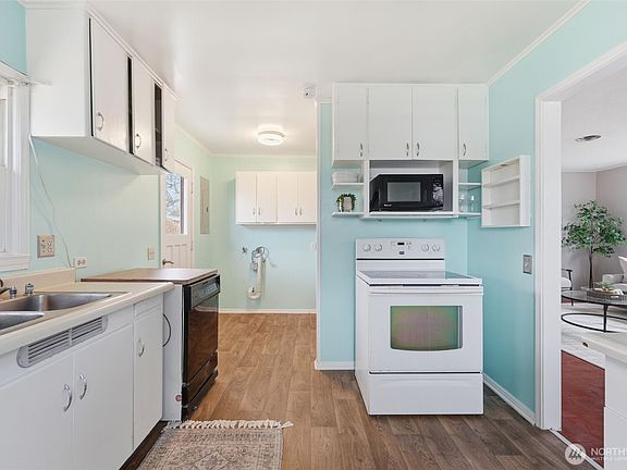 5th image of 1017 Smith Avenue