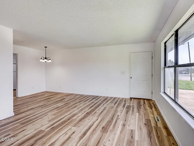3040 W 15th St — Photo 5