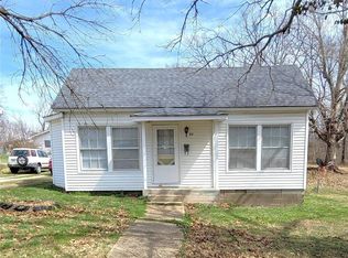 20 Walnut St, Saint James, MO 65559