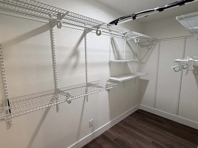 110 NE Monroe Cir N #1 — Photo 10