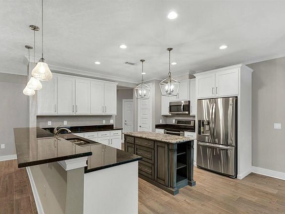 3rd image of 3289 Melvin Dr