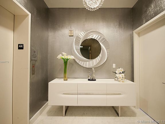 3rd image of 17121 Collins Ave APT 4406