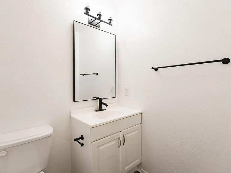 226 South Serrano — Photo 11