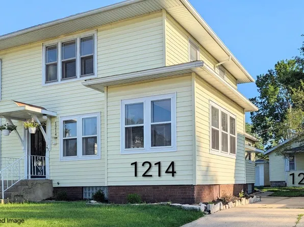 1216 E 3rd St, Mishawaka, IN 46544