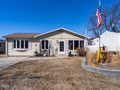 1202 S 19th St, Grand Forks, ND, 58201