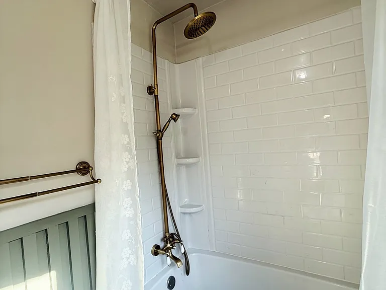 10 Hurford Ave — Photo 8