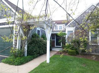 129 Storm King Dr, Portsmouth, RI 02871