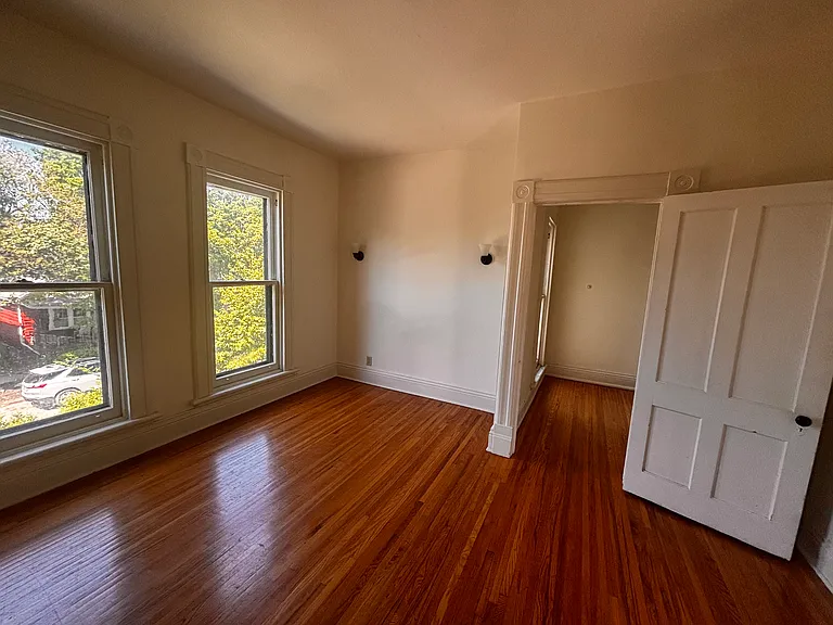 295 W Tupper St #2 — Photo 1
