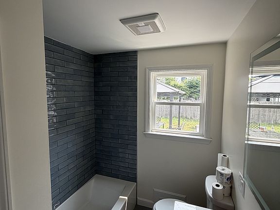 5th image of 41 Maplecrest Dr