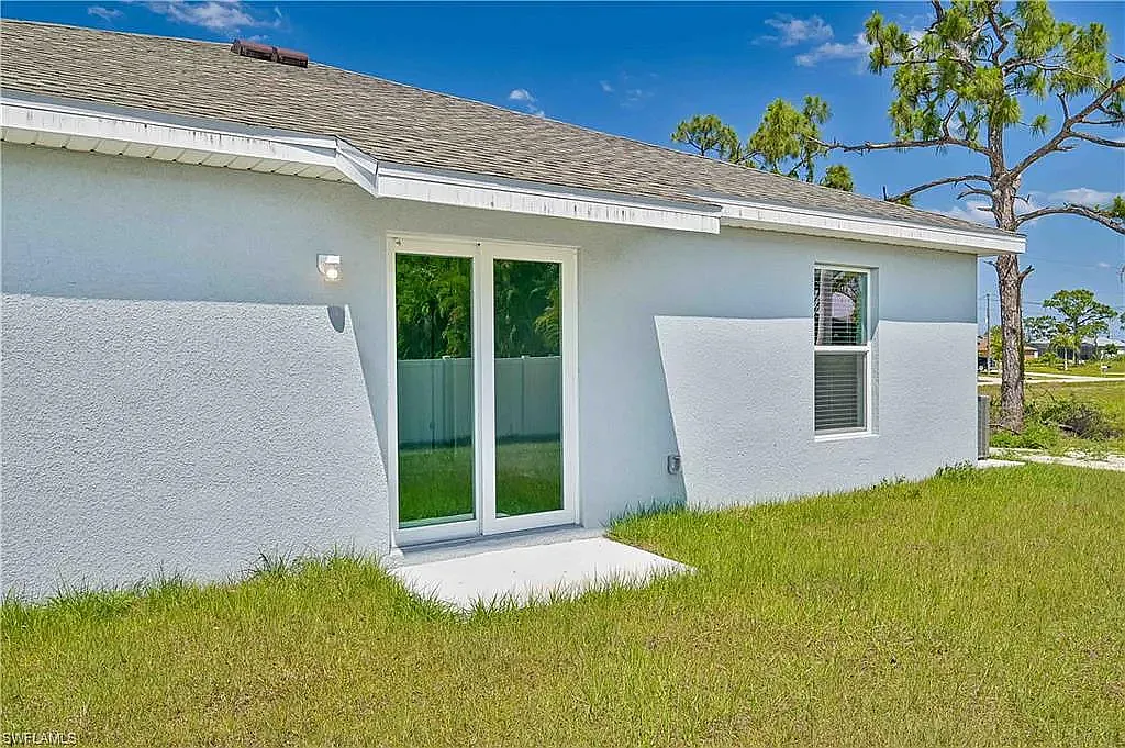 3 bed, 1555 sqft, $2,200 — Photo 2