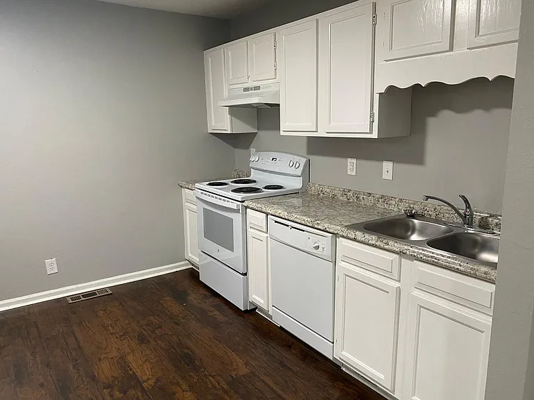 27 Brianfield Dr #A — Photo 3