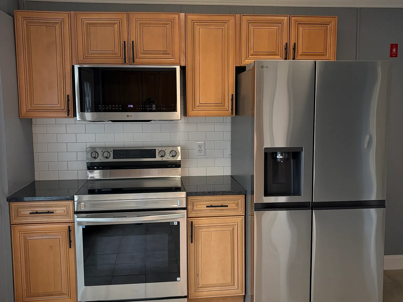 2 bed, 1.0 bath, 1465 sqft, $2,800 — Photo 2