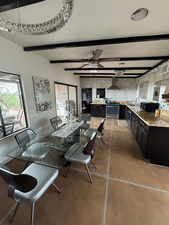 3 bed, 3.0 bath, 2645 sqft, $3,200 — Photo 3