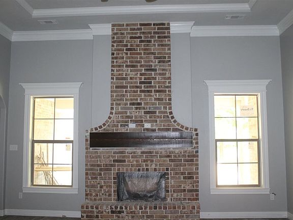 3rd image of 10460 Jordan Ave