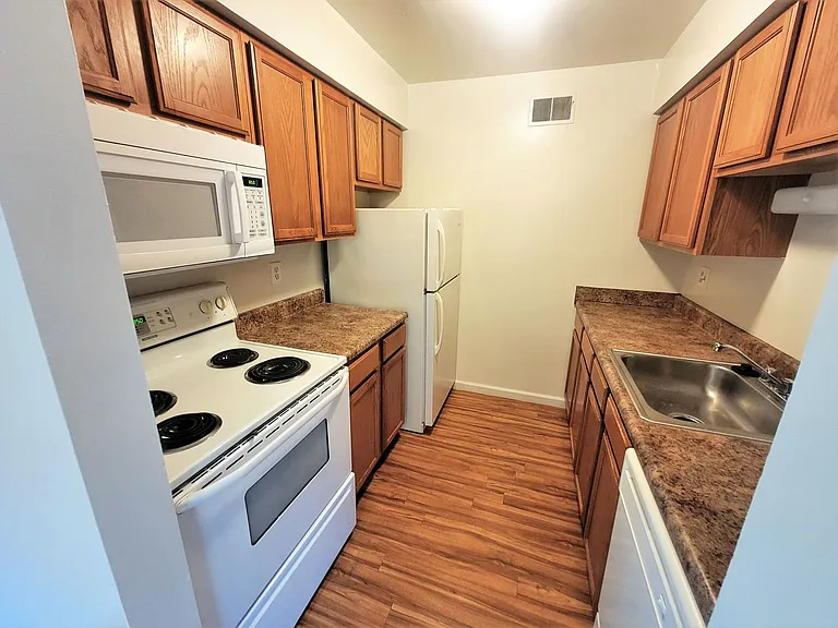 East Liberty - Pittsburgh Apartment Rentals — Photo 4