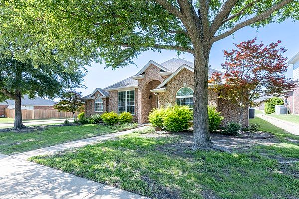 1st image of 2540 Wagonwheel Dr