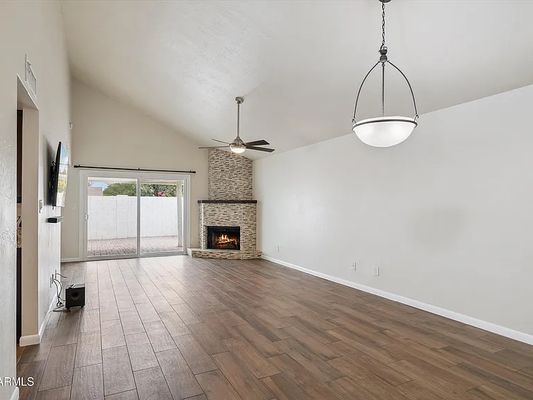 15020 N 40th St #37 — Photo 5