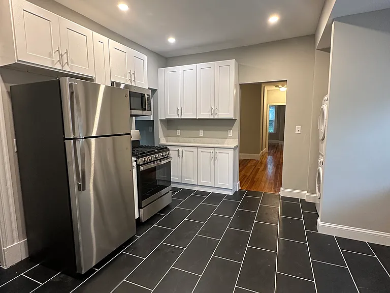 16 Morton St #1 — Photo 3