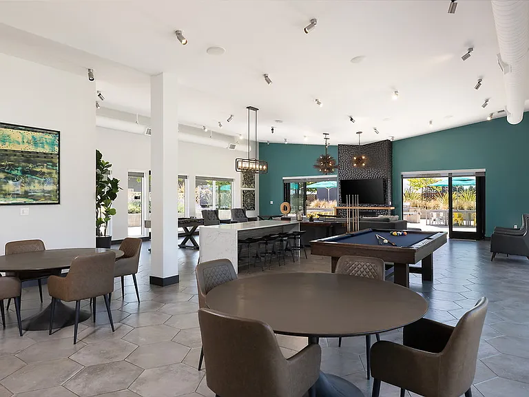 Mylo Santa Clara — Photo 3