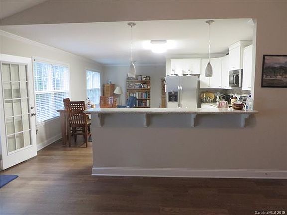 2nd image of 1571 Stonecroft Dr
