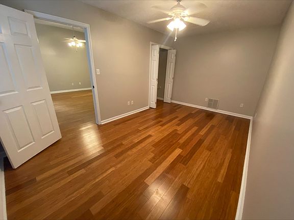 3rd image of 10133 Bellflower Way
