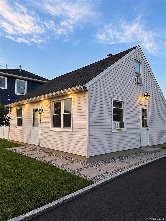 2 bed, 624 sqft, $3,750 — Photo 1
