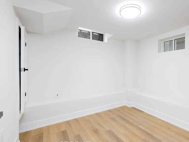 627 Crawford St #D — Photo 9