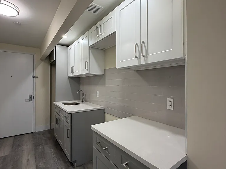 2512 Bronx Park E #B — Photo 20