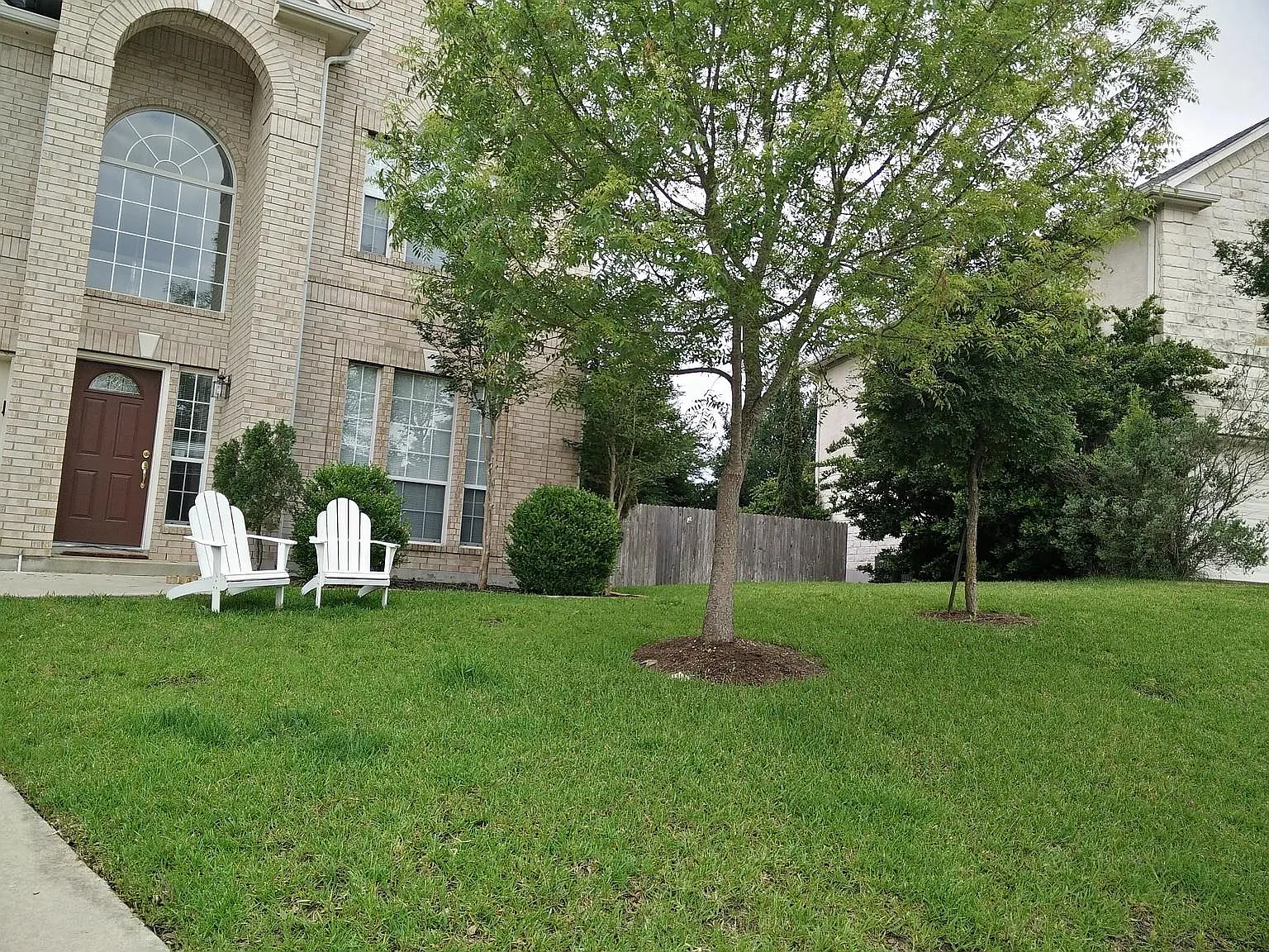 4 bed, 2.5 bath, 2608 sqft, $3,800 — Photo 4