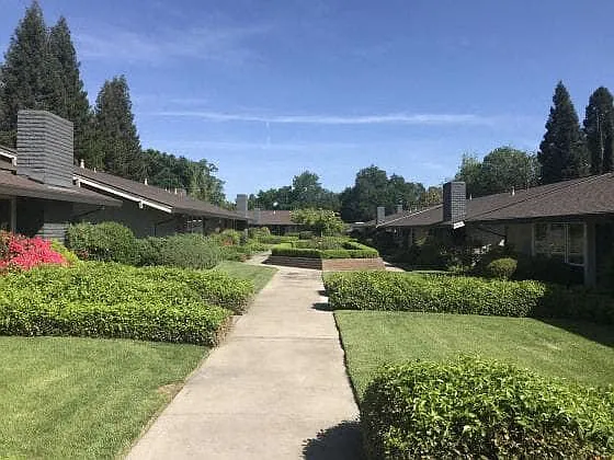 Espana East — Photo 2